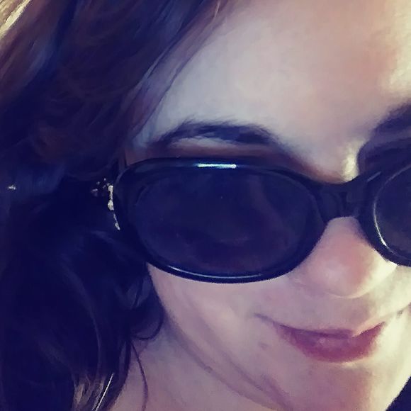 Meet your Posher, Bobbi - Picture 1 of 1